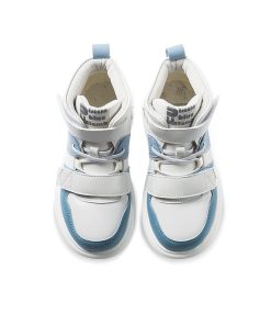 little blue lamb pantofi izolați